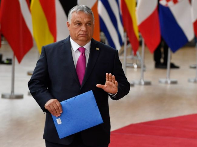 Orbánom zavedené zdaňovanie mimoriadnych ziskov firiem podporuje 70 % Maďarov