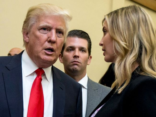 Trump kritizuje vyšetrovanie útoku na Kongres ako "výsmech spravodlivosti"