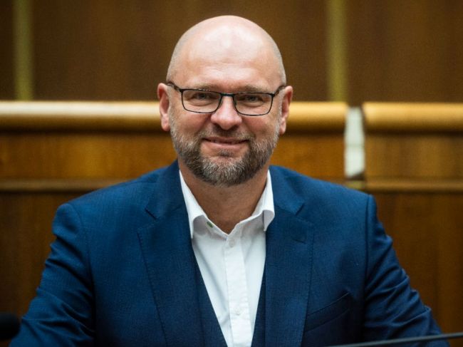SNS vyzýva Richarda Sulíka, aby začal rokovanie s Gazpromom o dodávkach plynu