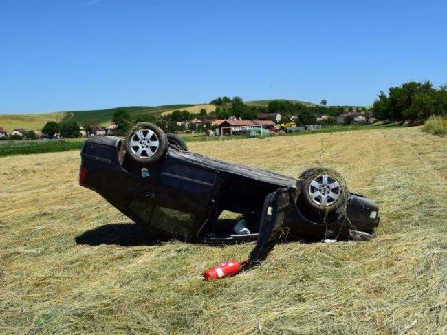 Polícia vyšetruje tragickú dopravnú nehodu, vodič bol opitý