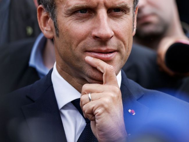 Macron vo svojom prejave podal ruku opozícii, tvrdí hovorkyňa francúzskej vlády