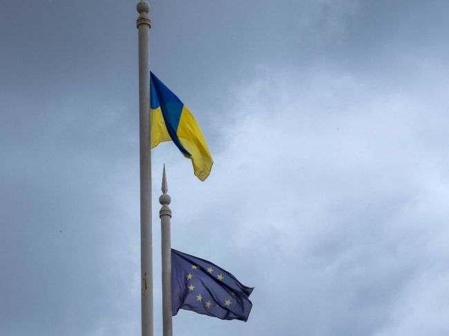 Európsky parlament žiada o bezodkladné udelenie kandidátskeho štatútu Ukrajine a Moldavsku