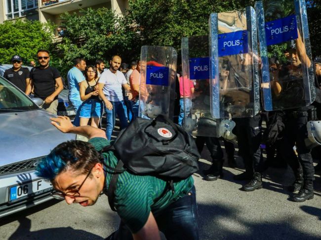 Turecká polícia rozohnala pochod na podporu LGBTQ