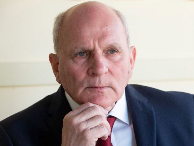 SNR prijala Deklaráciu, HZDS sa tešilo, Mikloško hovoril o konci ČSFR