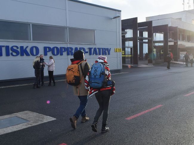 Zamestnanci letiska v Poprade výpovede nestiahnu, problém rieši aj ministerstvo