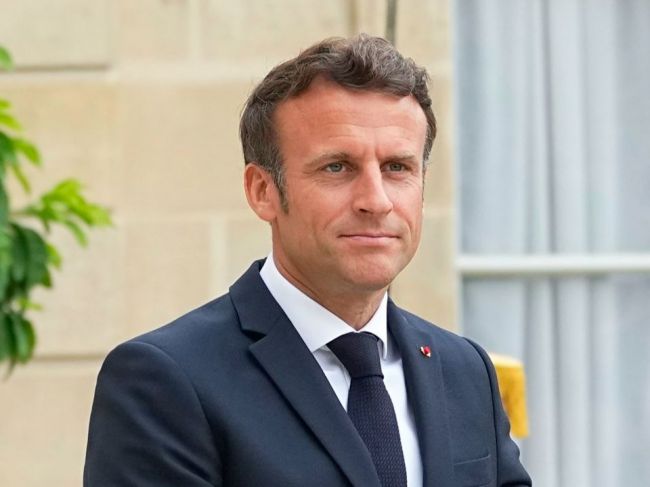 Macron: Oživenie jadrovej dohody s Iránom je "stále možné"