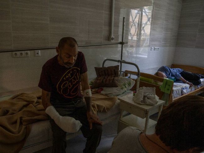 Pri ruskom útoku na ukrajinský hotel zahynul najmenej jeden človek