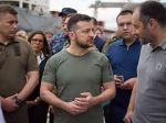 Ukrajinský prezident mierne spochybnil dôležitosť prvej lode s obilím