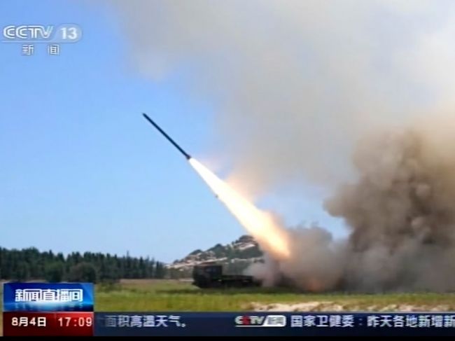 Čínske balistické rakety dopadli do zóny Japonska