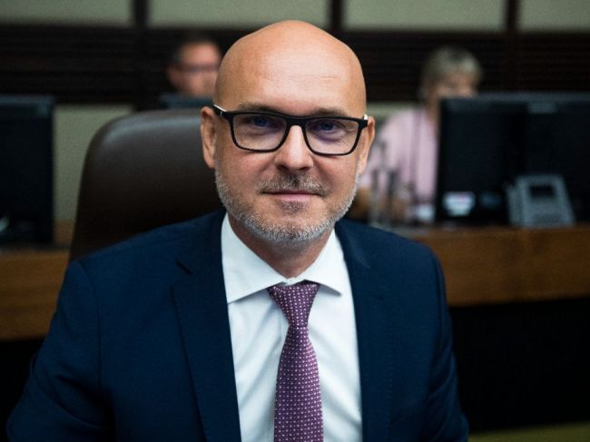 Rezort školstva chce určiť maximálnu sumu ročného školného za externé štúdium
