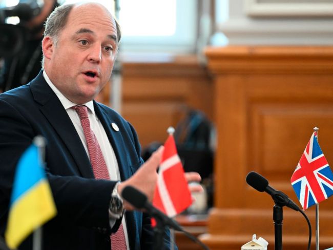 Britský minister obrany Wallace: Ruská invázia na Ukrajine "zlyháva"