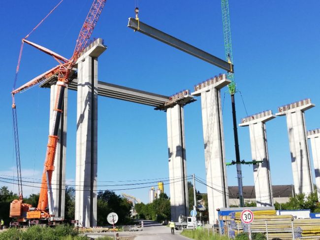 Vo výstavbe sú aktuálne dva úseky budúcej diaľnice Bratislava - Košice