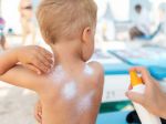 Niektoré opaľovacie krémy nie sú vhodné pre malé deti, na tento faktor si dajte pozor
