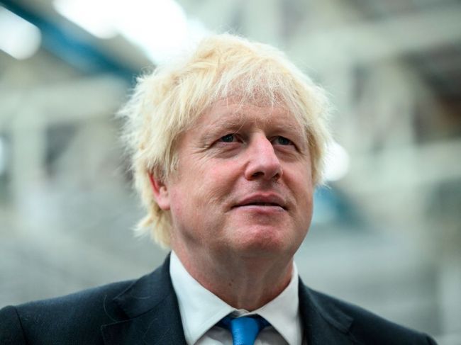 Premiéra Johnsona kritizujú pre druhú dovolenku počas dvoch týždňov