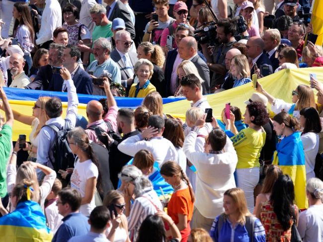 Deň nezávislosti Ukrajiny: Lídri EÚ a NATO vyjadrili Ukrajincom plnú podporu