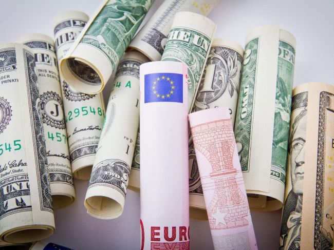 Slabé euro vyhovuje investorom do amerických akcií, upozornil šéf Portu