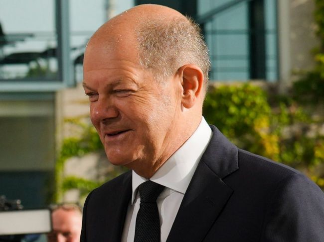 Scholz sa teší na spoluprácu s budúcou britskou premiérkou Liz Trussovou