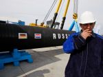 Ceny plynu v Európe klesli v reakcii na opatrenia vlád