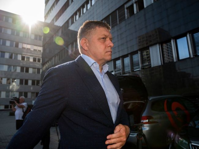 Robert Fico vypovedal na polícii v Trnave