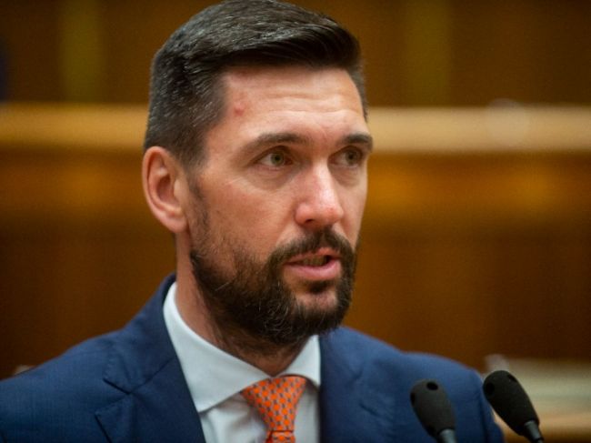 Richard Takáč a Miroslav Žiak predpokladajú menšinovej vláde krátku budúcnosť