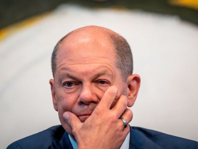 Scholz v telefonáte s Putinom žiadal úplné stiahnutie ruských vojakov z Ukrajiny