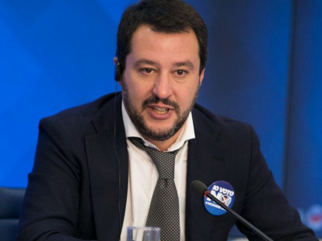 Matteo Salvini vyzval von der Leyenovú, aby odstúpila