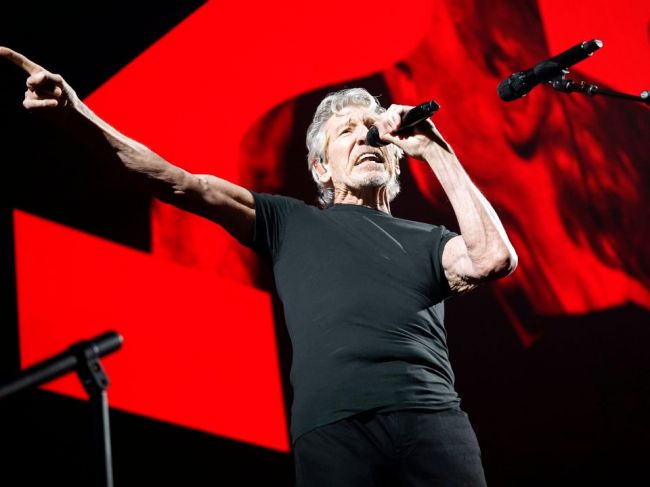 Roger Waters ruší koncerty v Poľsku. Nechcú ho tam pre jeho kritiku Ukrajiny