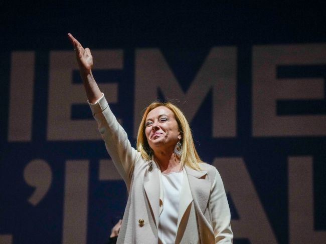Trussová zagratulovala Meloniovej k úspechu v talianskych voľbách