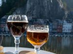 Obľúbeným alkoholickým nápojom môžete bojovať proti demencii. Toľkoto ho musíte vypiť