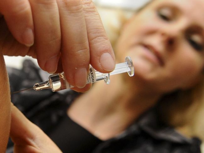 Odborníci vyzývajú Slovákov, aby sa dali zaočkovať proti chrípke