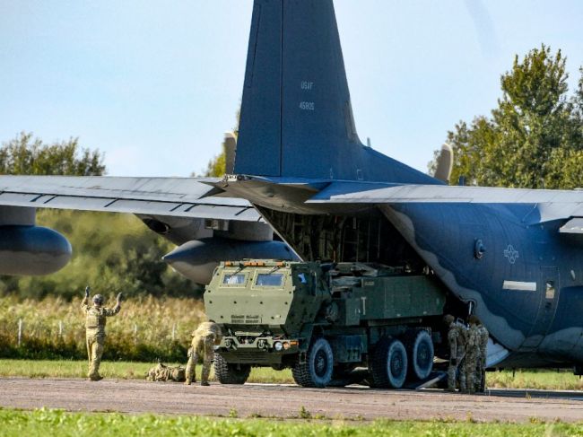 USA plánujú poslať Ukrajine ďalší balík pomoci vrátane raketometov HIMARS