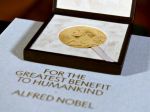 Nobelovu cenu za fyziku za 2022 získala trojica vedcov za kvantovú vedu