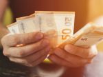 Sociálna poisťovňa bude vyplácať nový typ dávky, je určená pre otcov