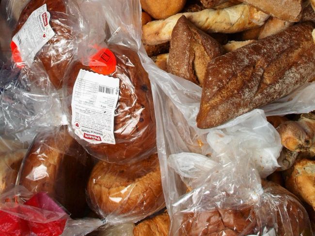 Mnohé potraviny končia zbytočne v koši. Poznáte rozdiel medzi dátumom spotreby a DMT?