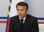 Macron: Putin sa musí vrátiť k rokovaciemu stolu