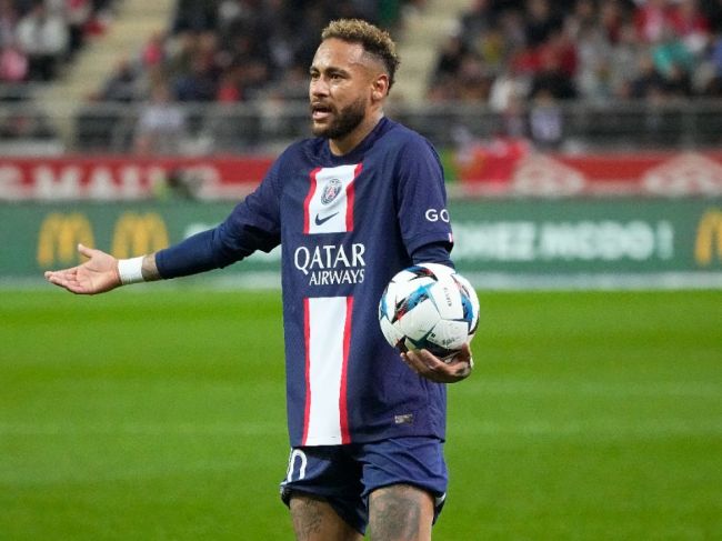 Neymarovi hrozí väzenie, je obvinený z korupcie