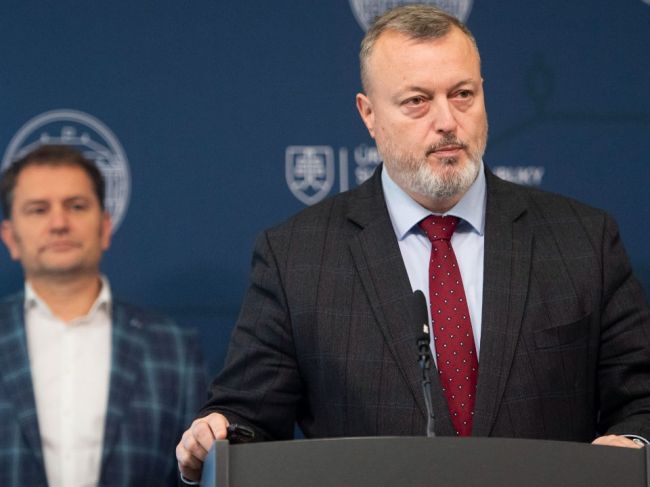 Zmeny v dôchodkoch sú nesystémové, analytici upozorňujú na viaceré riziká