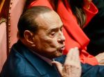 Putinov dar fliaš vodky pre Berlusconiho je porušením sankcií EÚ voči Rusku