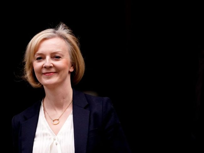 Britská premiérka Trussová oznámila rezignáciu