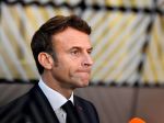 Macron želá Británii rýchly návrat k stabilite