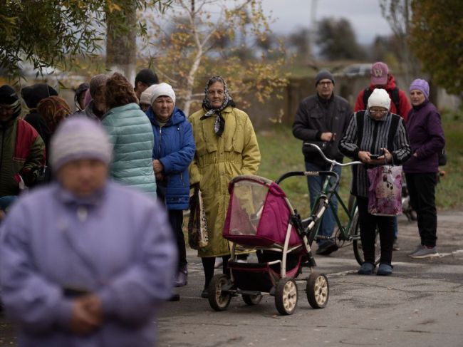 Z Chersonskej oblasti evakuovali 15.000 ľudí, tvrdia proruské úrady