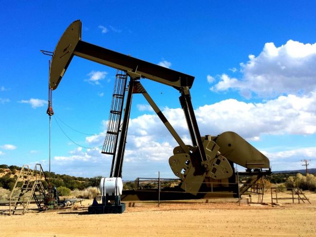 Svet musí investovať do ťažby ropy, aby zabránil energetickým krízam