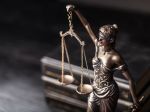Slovensko v celosvetovom indexe právneho štátu kleslo o dve miesta