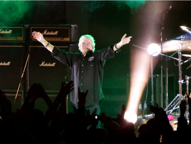 Vo veku 76 rokov zomrel legendárny rockový spevák