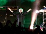 Vo veku 76 rokov zomrel legendárny rockový spevák