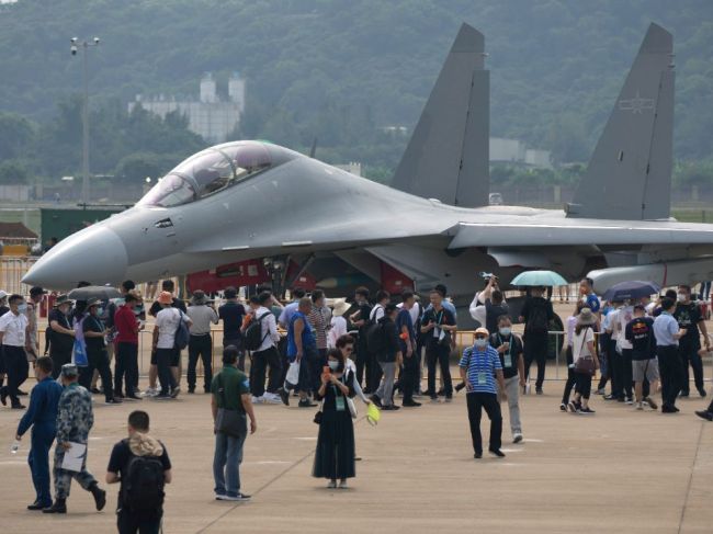 Taiwan tvrdí, že v jeho blízkosti preleteli desiatky čínskych stíhaček