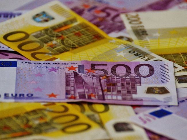 Dosluhujúcej primátorke zvýšili plat na jeden mesiac o 70 percent