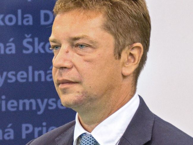 Pri Ružomberku prerazili diaľničný tunel Čebrať