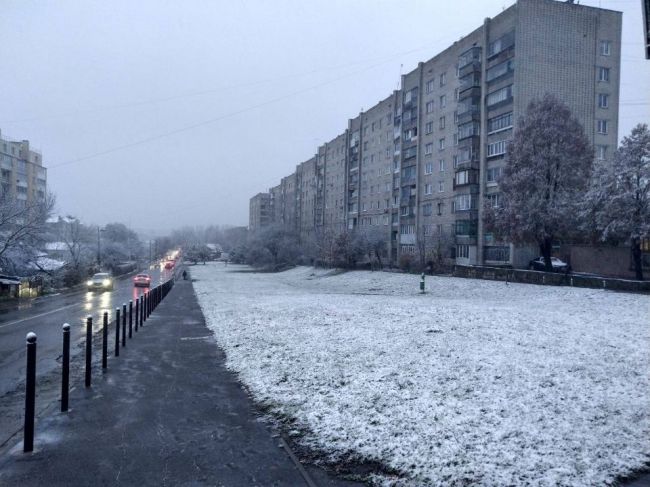 Situáciu na Ukrajine komplikujú mínusové teploty, napadol prvý sneh