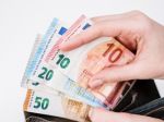 Ukrajina plánuje zvýšiť poplatky za tranzit ropy v dôsledku vojny